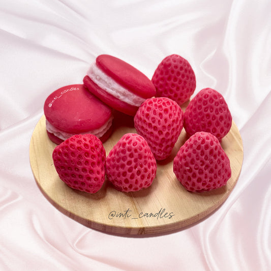 Strawberries & Macaroons